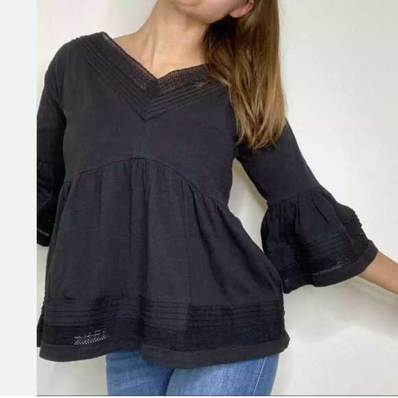SOLD-Anthropologie black a-line bell sleeve v-neck blouse NWT size small - Picture 4 of 7